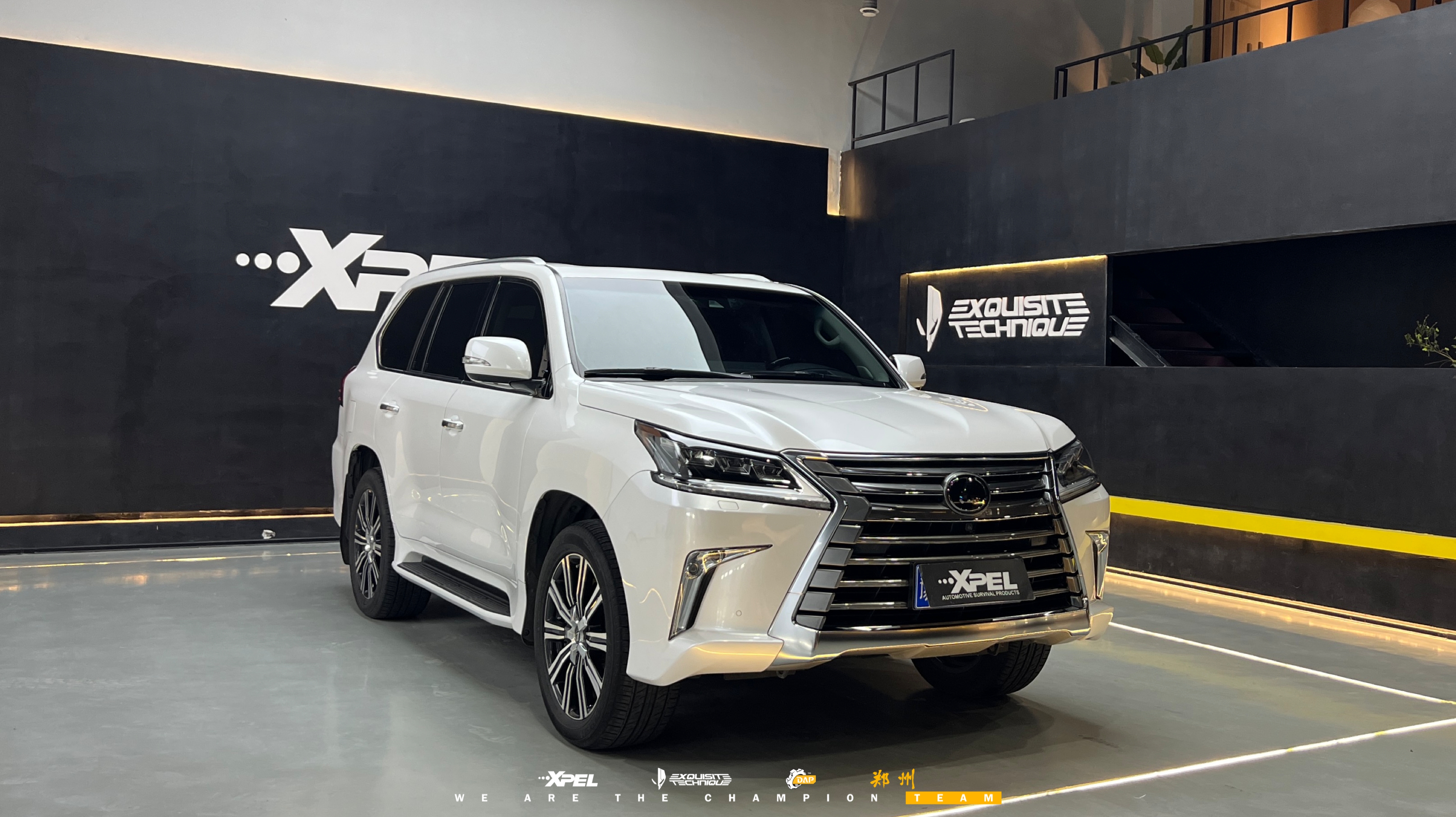 郑州雷克萨斯LX570装贴XPEL隐形车衣展厅完工实拍