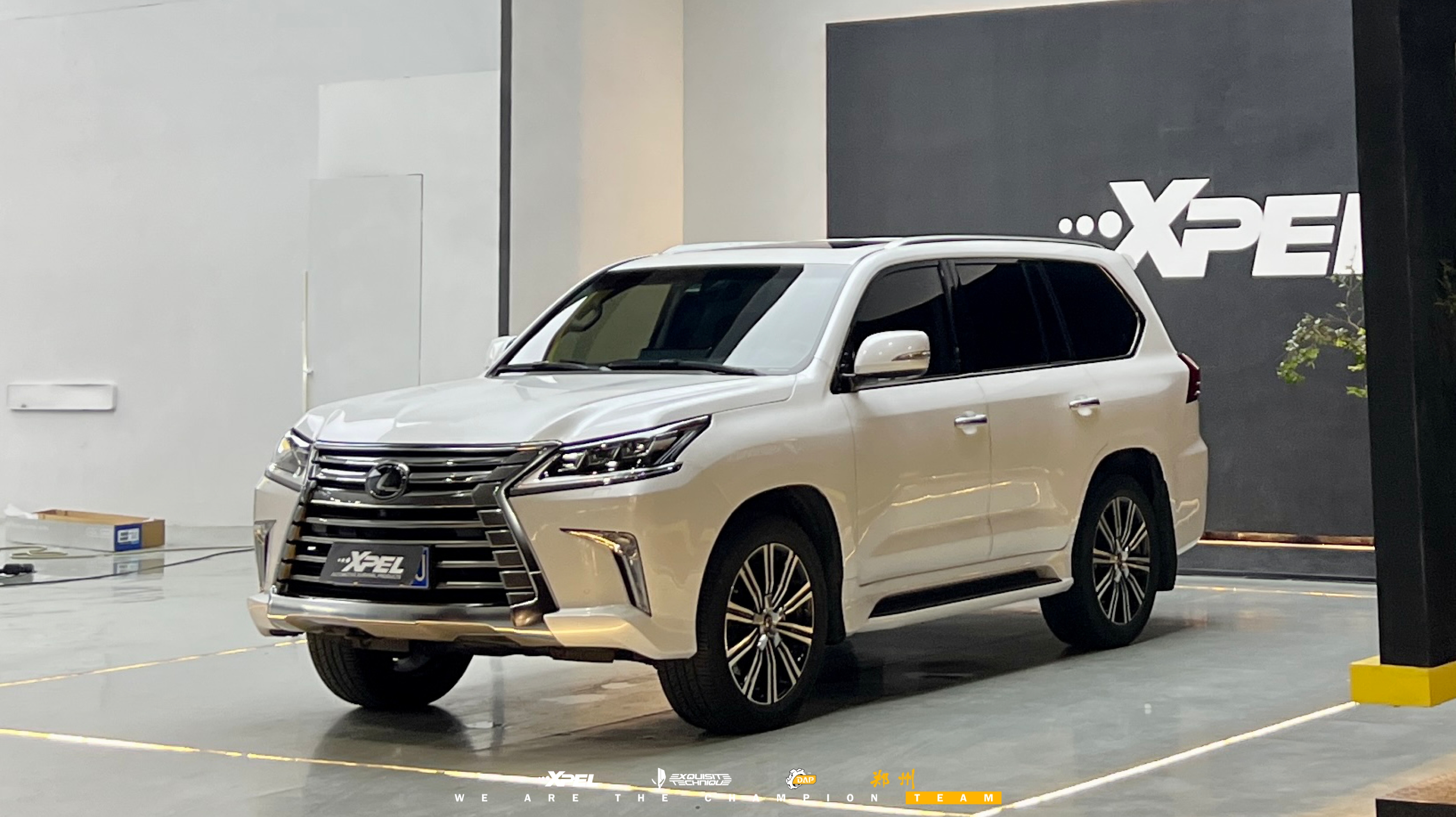 雷克萨斯LX570装贴XPEL隐形车衣整车完工实拍